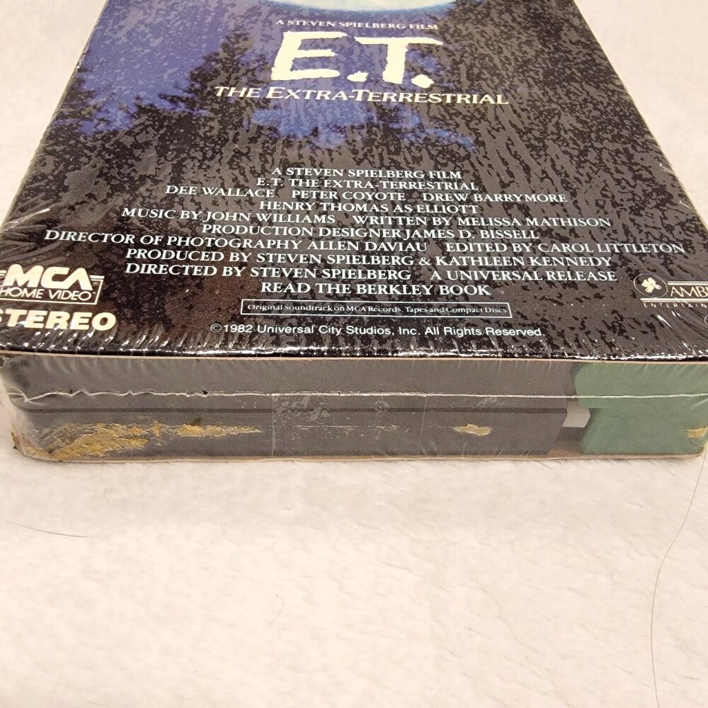 Vintage ET VHS Movie still sealed - Picture 4 of 4